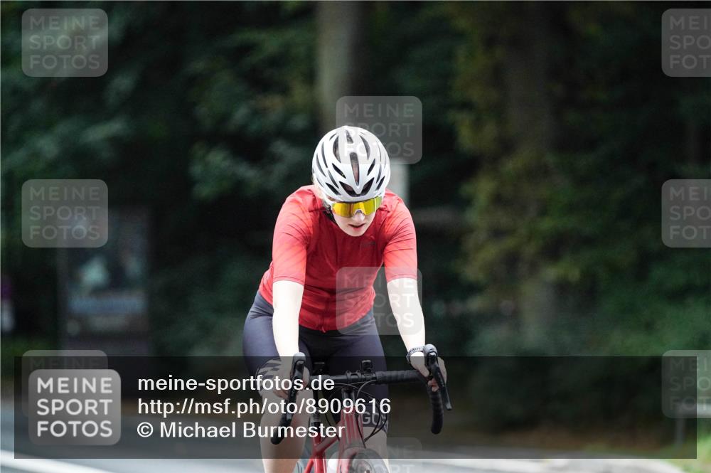 14.09.2025 - Stadtparktriathlon Michael Burmester http://msf.ph/oto/8909616 14.09.2025 10:13:07 Radfahren 531, 566, 578, 610 meine-sportfotos.de