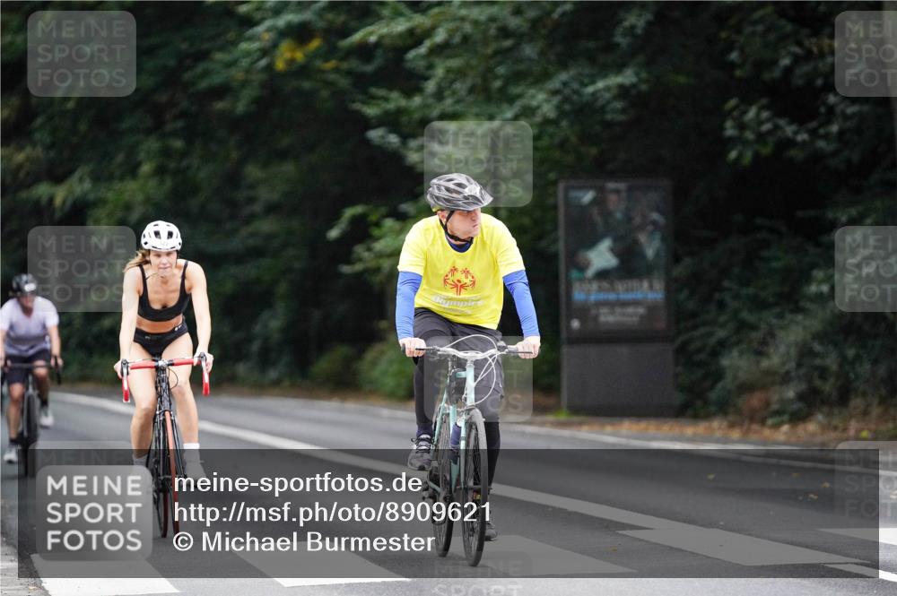 14.09.2025 - Stadtparktriathlon Michael Burmester http://msf.ph/oto/8909621 14.09.2025 10:13:20 Radfahren 521, 522, 562, 578, 586, 610 meine-sportfotos.de