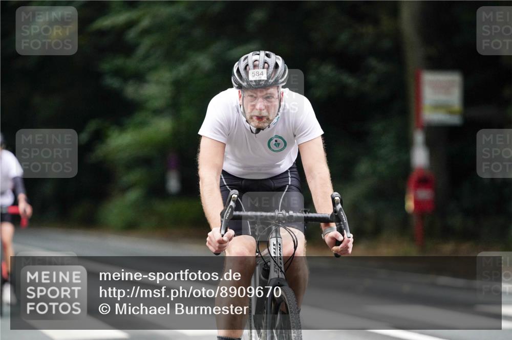 14.09.2025 - Stadtparktriathlon Michael Burmester http://msf.ph/oto/8909670 14.09.2025 10:14:54 Radfahren 536, 582, 584, 717 meine-sportfotos.de