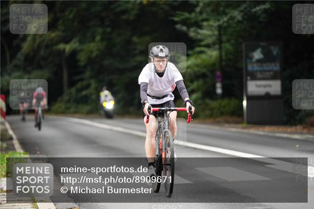 14.09.2025 - Stadtparktriathlon Michael Burmester http://msf.ph/oto/8909671 14.09.2025 10:14:55 Radfahren 536, 582, 584, 717 meine-sportfotos.de