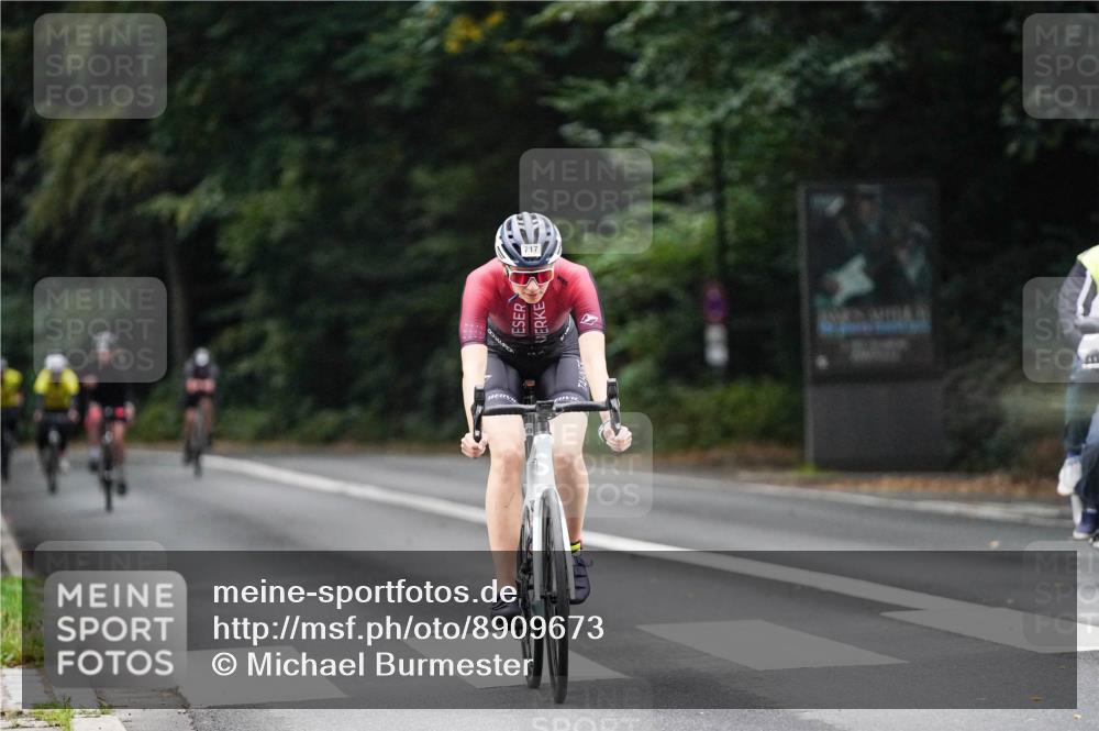 14.09.2025 - Stadtparktriathlon Michael Burmester http://msf.ph/oto/8909673 14.09.2025 10:15:00 Radfahren 536, 541, 575, 584, 604, 717 meine-sportfotos.de
