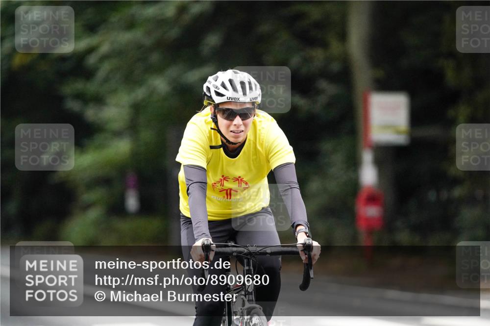 14.09.2025 - Stadtparktriathlon Michael Burmester http://msf.ph/oto/8909680 14.09.2025 10:15:07 Radfahren 541, 575, 593, 597, 604, 605 meine-sportfotos.de