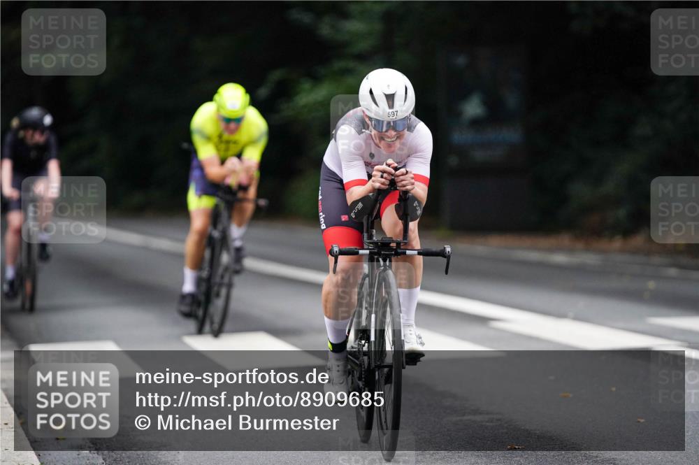 14.09.2025 - Stadtparktriathlon Michael Burmester http://msf.ph/oto/8909685 14.09.2025 10:15:12 Radfahren 541, 567, 575, 593, 597, 604, 605 meine-sportfotos.de