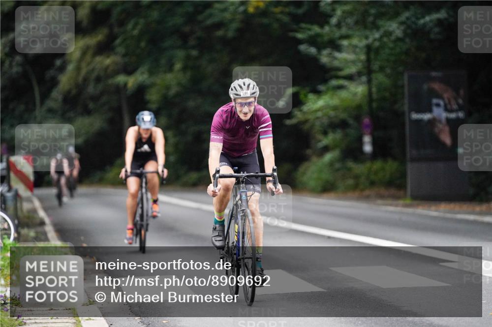 14.09.2025 - Stadtparktriathlon Michael Burmester http://msf.ph/oto/8909692 14.09.2025 10:15:32 Radfahren 556, 591, 706 meine-sportfotos.de