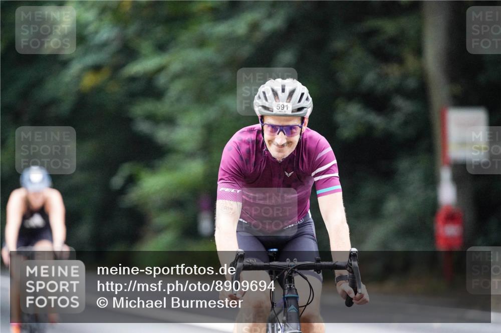 14.09.2025 - Stadtparktriathlon Michael Burmester http://msf.ph/oto/8909694 14.09.2025 10:15:33 Radfahren 519, 556, 591, 706 meine-sportfotos.de