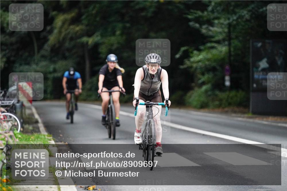 14.09.2025 - Stadtparktriathlon Michael Burmester http://msf.ph/oto/8909697 14.09.2025 10:15:40 Radfahren 519, 545, 608, 706 meine-sportfotos.de