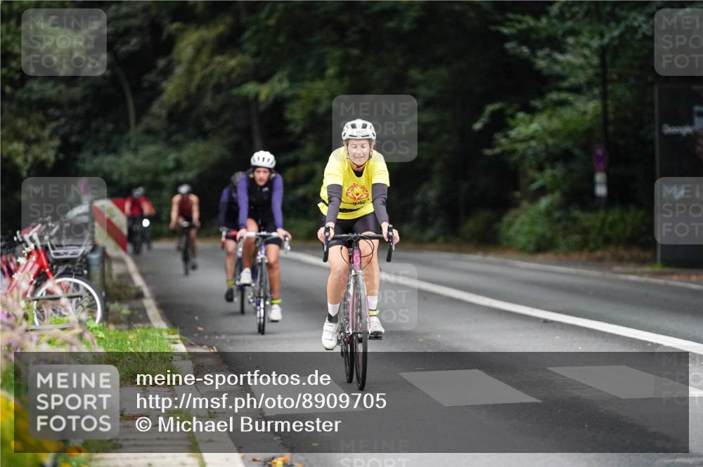 14.09.2025 - Stadtparktriathlon Michael Burmester http://msf.ph/oto/8909705 14.09.2025 10:16:03 Radfahren 537, 607, 618, 624, 681 meine-sportfotos.de
