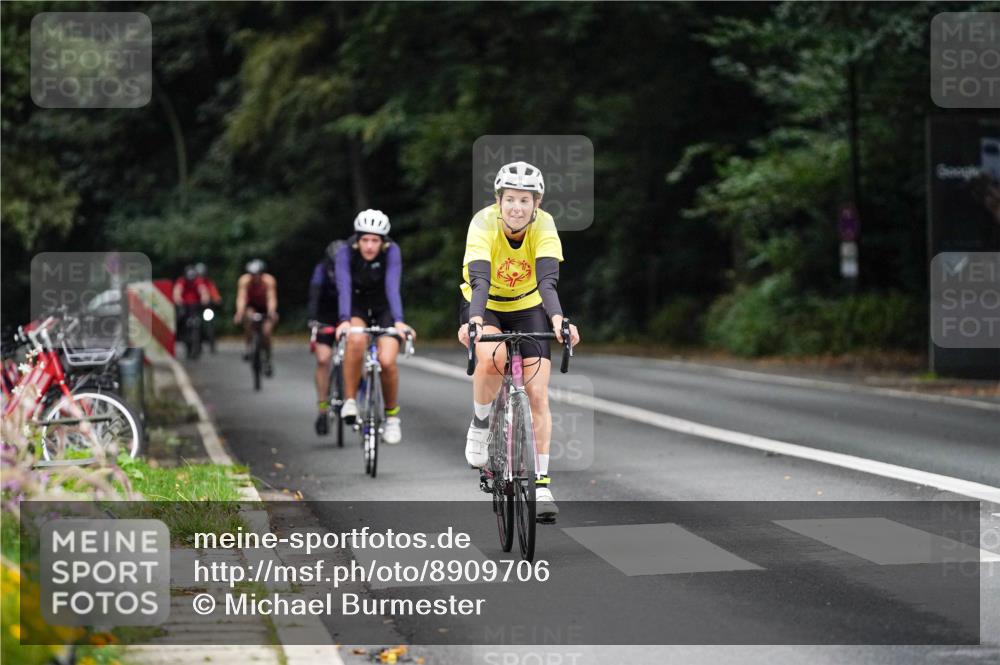 14.09.2025 - Stadtparktriathlon Michael Burmester http://msf.ph/oto/8909706 14.09.2025 10:16:04 Radfahren 537, 607, 618, 624, 681 meine-sportfotos.de