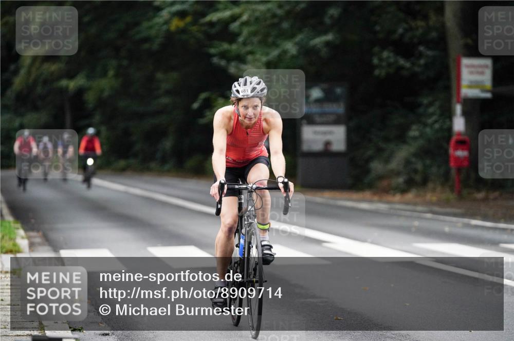 14.09.2025 - Stadtparktriathlon Michael Burmester http://msf.ph/oto/8909714 14.09.2025 10:16:11 Radfahren 537, 542, 587, 618, 624, 642, 681 meine-sportfotos.de