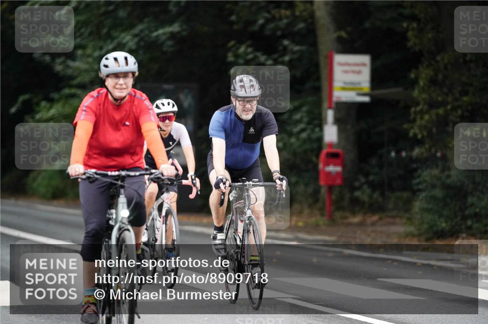 14.09.2025 - Stadtparktriathlon Michael Burmester http://msf.ph/oto/8909718 14.09.2025 10:16:18 Radfahren 542, 580, 587, 598, 642 meine-sportfotos.de