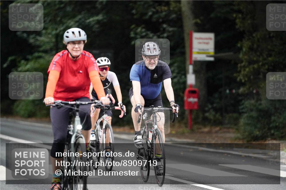 14.09.2025 - Stadtparktriathlon Michael Burmester http://msf.ph/oto/8909719 14.09.2025 10:16:18 Radfahren 542, 580, 587, 598, 642 meine-sportfotos.de