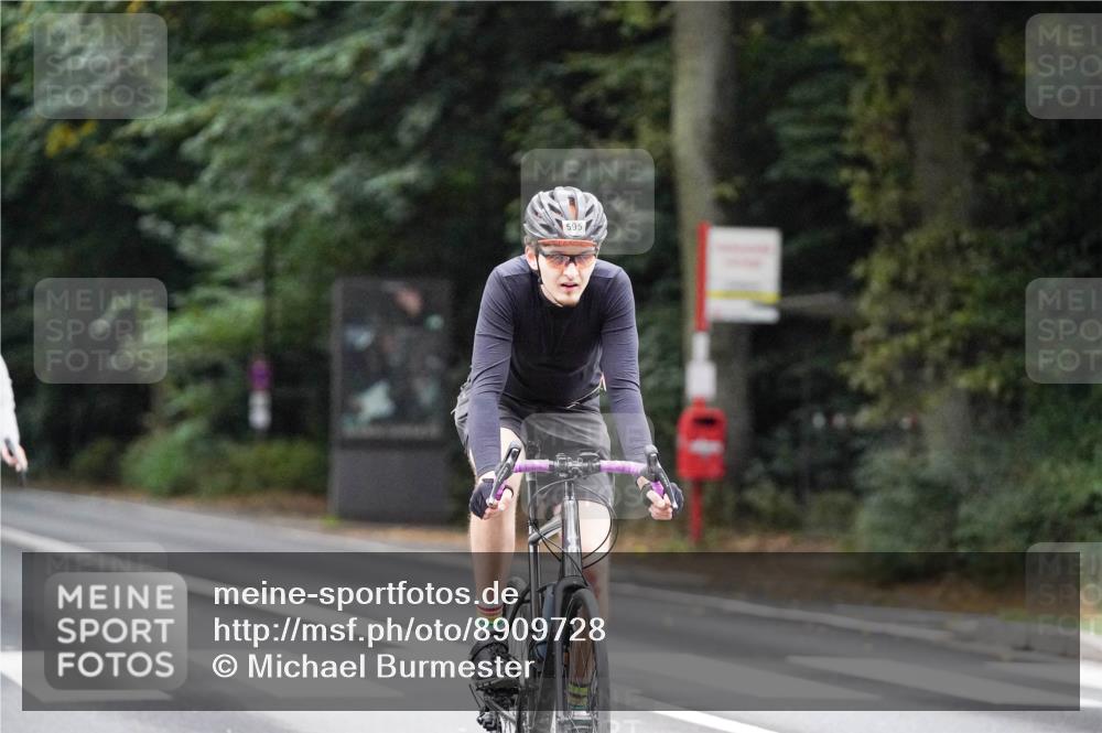 14.09.2025 - Stadtparktriathlon Michael Burmester http://msf.ph/oto/8909728 14.09.2025 10:16:32 Radfahren 513, 550, 555, 573, 595, 615, 629 meine-sportfotos.de