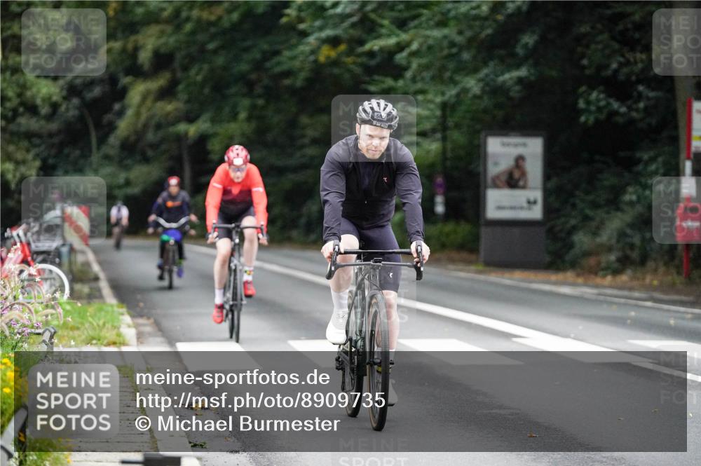 14.09.2025 - Stadtparktriathlon Michael Burmester http://msf.ph/oto/8909735 14.09.2025 10:16:41 Radfahren 550, 585, 588, 614, 615, 629 meine-sportfotos.de