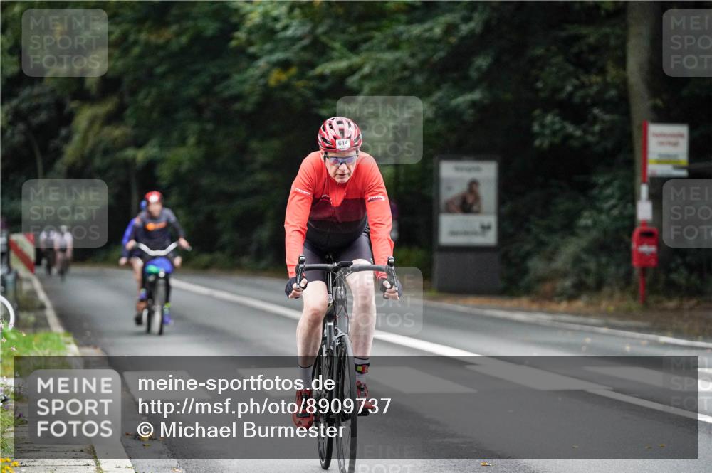 14.09.2025 - Stadtparktriathlon Michael Burmester http://msf.ph/oto/8909737 14.09.2025 10:16:42 Radfahren 550, 585, 588, 614, 615, 629 meine-sportfotos.de