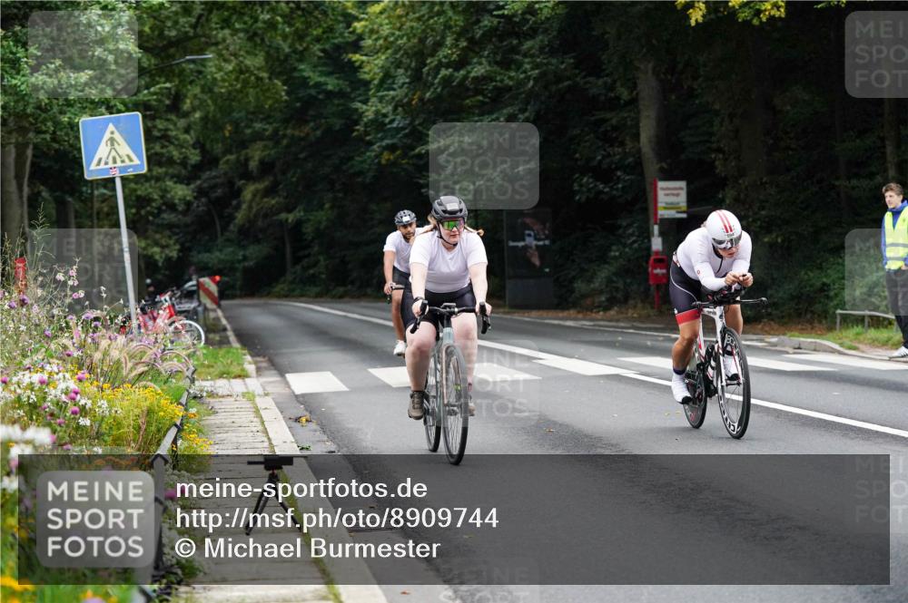 14.09.2025 - Stadtparktriathlon Michael Burmester http://msf.ph/oto/8909744 14.09.2025 10:16:54 Radfahren 535, 576, 594 meine-sportfotos.de