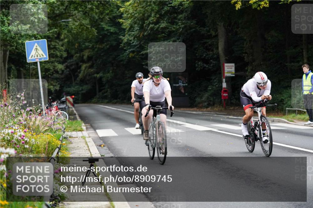 14.09.2025 - Stadtparktriathlon Michael Burmester http://msf.ph/oto/8909745 14.09.2025 10:16:55 Radfahren 535, 576, 594 meine-sportfotos.de