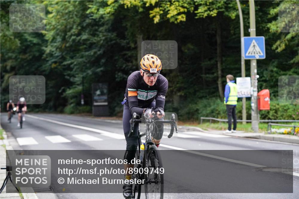 14.09.2025 - Stadtparktriathlon Michael Burmester http://msf.ph/oto/8909749 14.09.2025 10:17:06 Radfahren 525, 551, 630 meine-sportfotos.de