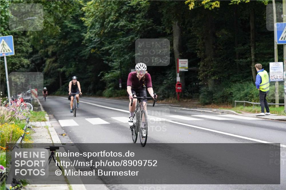 14.09.2025 - Stadtparktriathlon Michael Burmester http://msf.ph/oto/8909752 14.09.2025 10:17:09 Radfahren 525, 551, 630, 660 meine-sportfotos.de