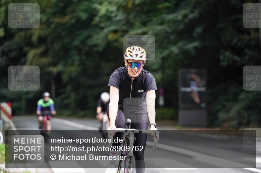 14.09.2025 - Stadtparktriathlon Michael Burmester http://msf.ph/oto/8909762 14.09.2025 10:19:13 Radfahren 530, 581, 651, 665, 693, 695 meine-sportfotos.de