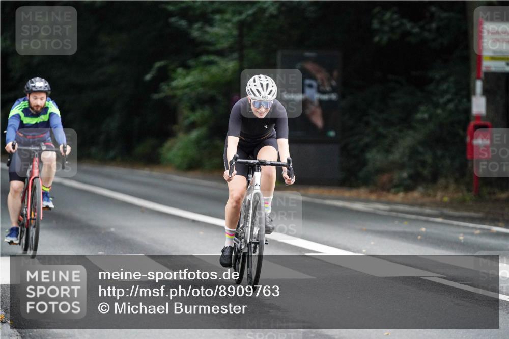 14.09.2025 - Stadtparktriathlon Michael Burmester http://msf.ph/oto/8909763 14.09.2025 10:19:15 Radfahren 530, 581, 665, 693, 695 meine-sportfotos.de