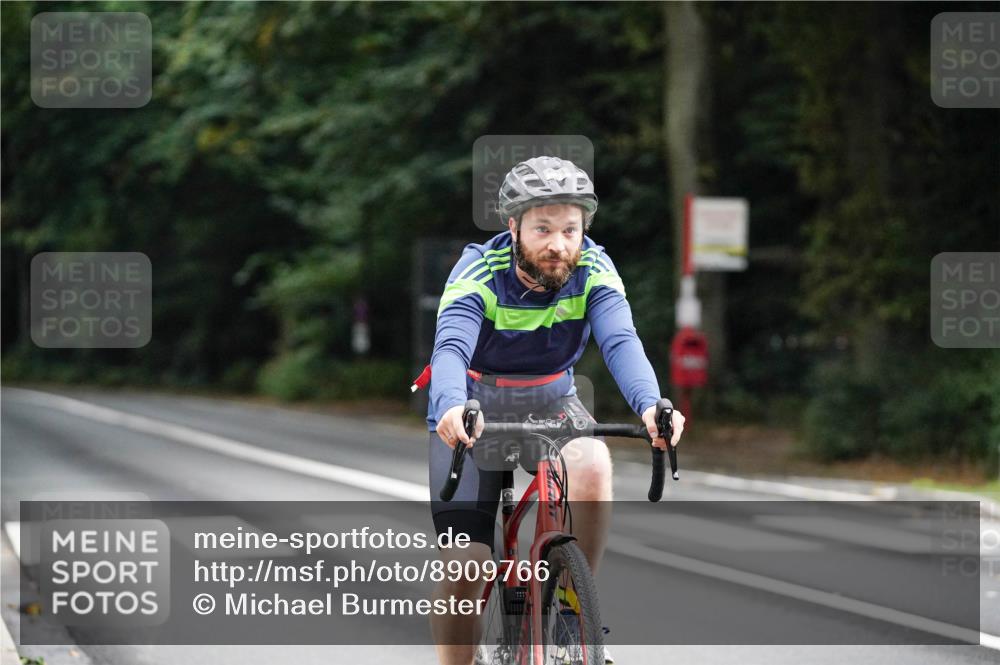 14.09.2025 - Stadtparktriathlon Michael Burmester http://msf.ph/oto/8909766 14.09.2025 10:19:17 Radfahren 530, 581, 665 meine-sportfotos.de