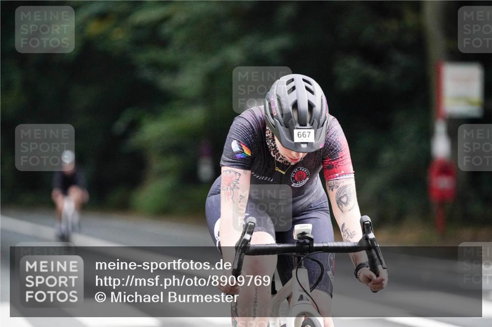 14.09.2025 - Stadtparktriathlon Michael Burmester http://msf.ph/oto/8909769 14.09.2025 10:19:28 Radfahren 589, 622, 641, 667 meine-sportfotos.de