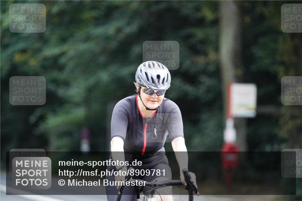 14.09.2025 - Stadtparktriathlon Michael Burmester http://msf.ph/oto/8909781 14.09.2025 10:19:53 Radfahren 534, 563, 633 meine-sportfotos.de