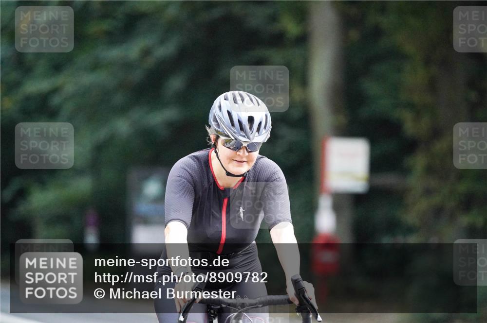 14.09.2025 - Stadtparktriathlon Michael Burmester http://msf.ph/oto/8909782 14.09.2025 10:19:53 Radfahren 534, 563, 633 meine-sportfotos.de