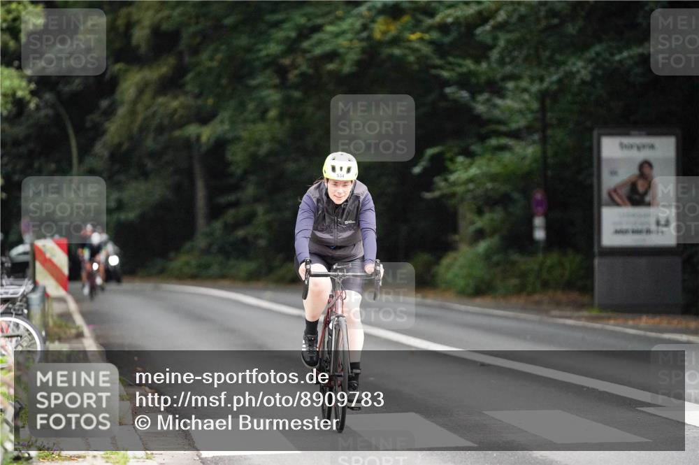 14.09.2025 - Stadtparktriathlon Michael Burmester http://msf.ph/oto/8909783 14.09.2025 10:19:57 Radfahren 534, 633 meine-sportfotos.de
