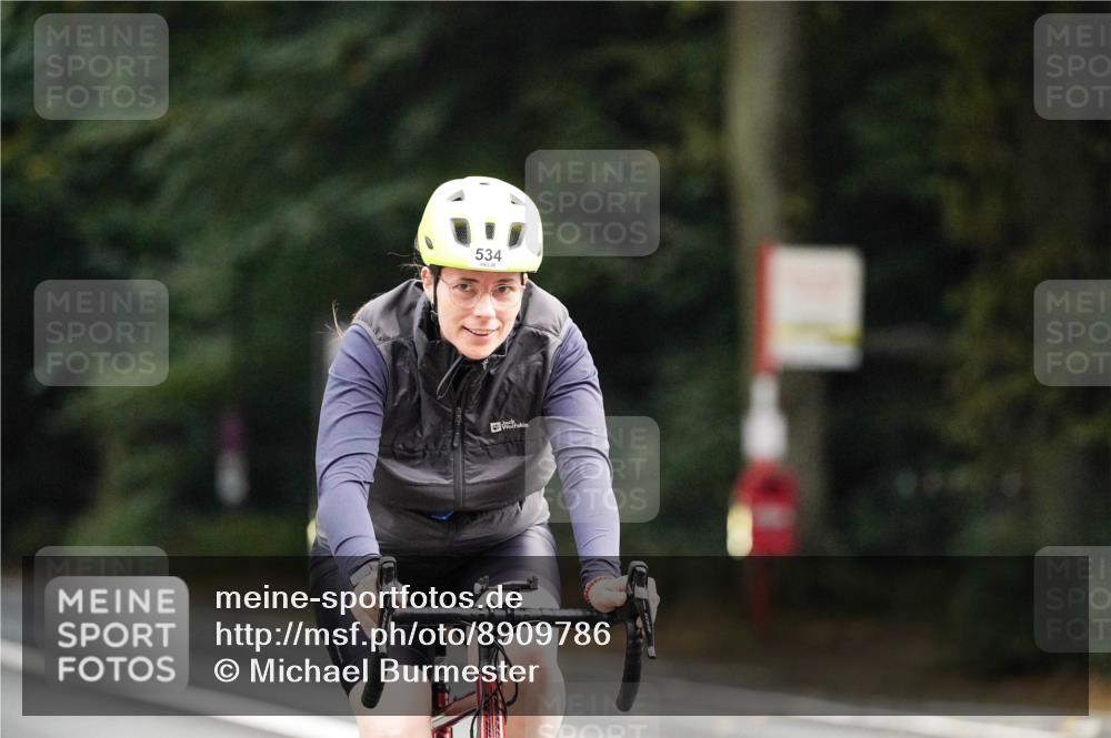 14.09.2025 - Stadtparktriathlon Michael Burmester http://msf.ph/oto/8909786 14.09.2025 10:19:59 Radfahren 534, 633 meine-sportfotos.de