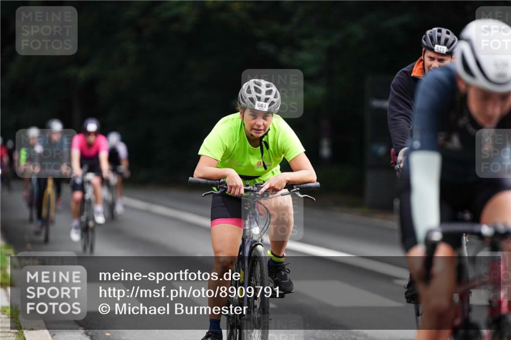14.09.2025 - Stadtparktriathlon Michael Burmester http://msf.ph/oto/8909791 14.09.2025 10:20:08 Radfahren 539, 592, 611, 632, 661, 677, 687 meine-sportfotos.de