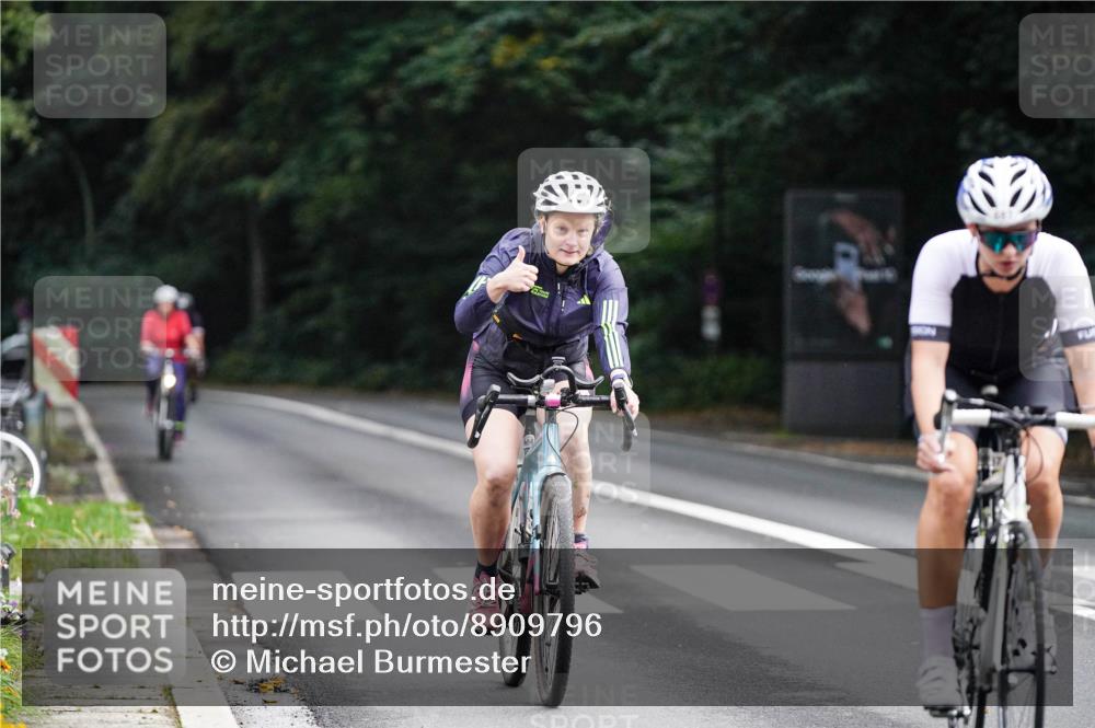 14.09.2025 - Stadtparktriathlon Michael Burmester http://msf.ph/oto/8909796 14.09.2025 10:20:13 Radfahren 539, 565, 592, 599, 611, 632, 661, 677, 687 meine-sportfotos.de