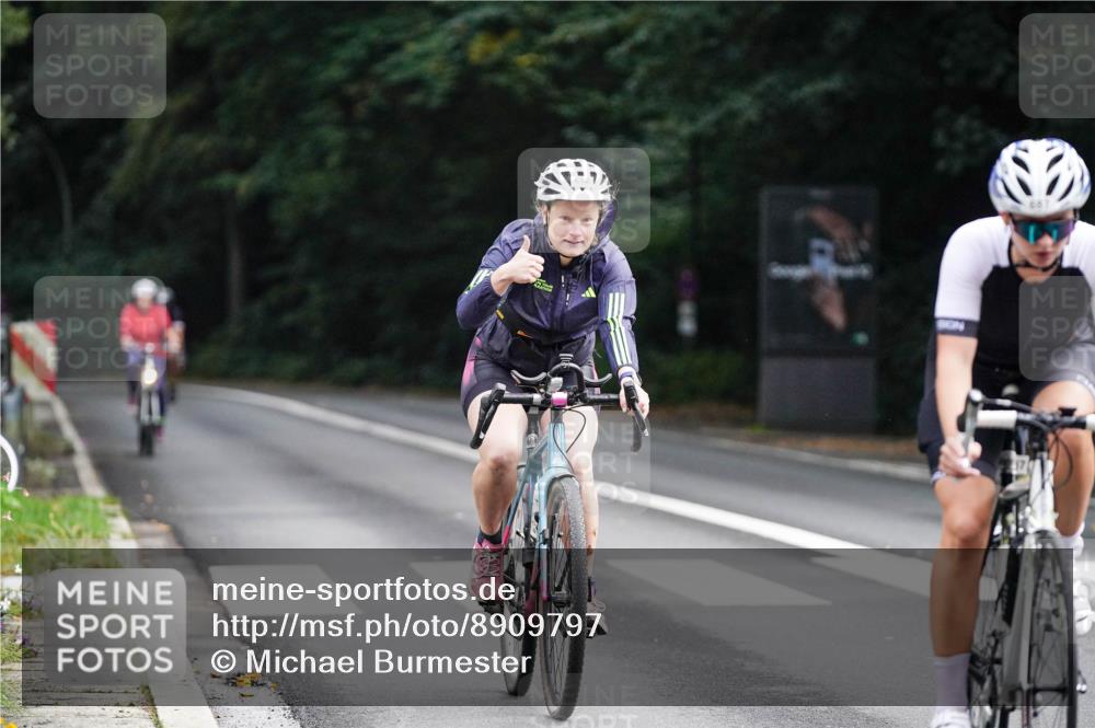 14.09.2025 - Stadtparktriathlon Michael Burmester http://msf.ph/oto/8909797 14.09.2025 10:20:13 Radfahren 539, 565, 592, 599, 611, 632, 661, 677, 687 meine-sportfotos.de