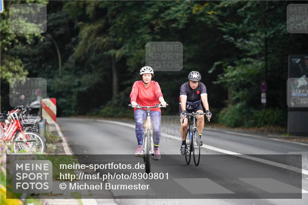 14.09.2025 - Stadtparktriathlon Michael Burmester http://msf.ph/oto/8909801 14.09.2025 10:20:17 Radfahren 565, 592, 599, 632, 677, 687 meine-sportfotos.de
