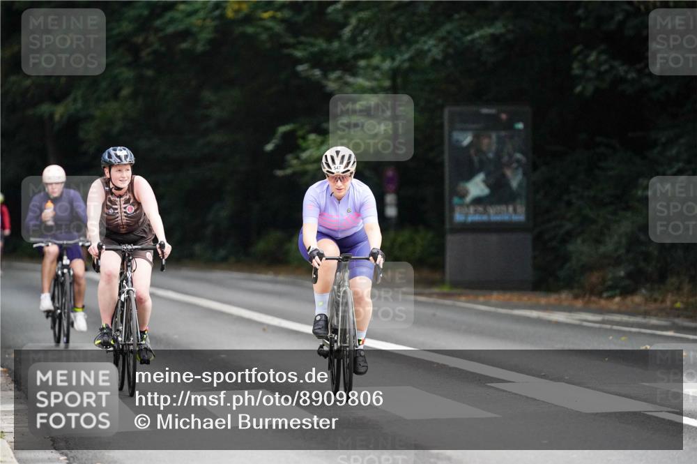 14.09.2025 - Stadtparktriathlon Michael Burmester http://msf.ph/oto/8909806 14.09.2025 10:20:35 Radfahren 547, 628, 688, 702 meine-sportfotos.de