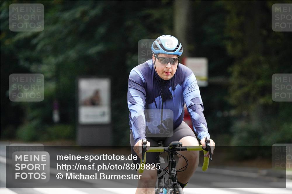 14.09.2025 - Stadtparktriathlon Michael Burmester http://msf.ph/oto/8909825 14.09.2025 10:20:50 Radfahren 532, 610, 619, 620, 685, 694, 710 meine-sportfotos.de