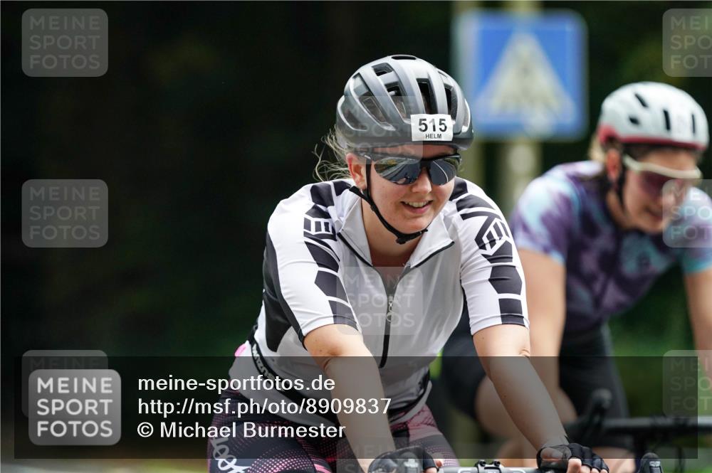 14.09.2025 - Stadtparktriathlon Michael Burmester http://msf.ph/oto/8909837 14.09.2025 10:21:00 Radfahren 515, 533, 596, 619, 637, 694, 720 meine-sportfotos.de