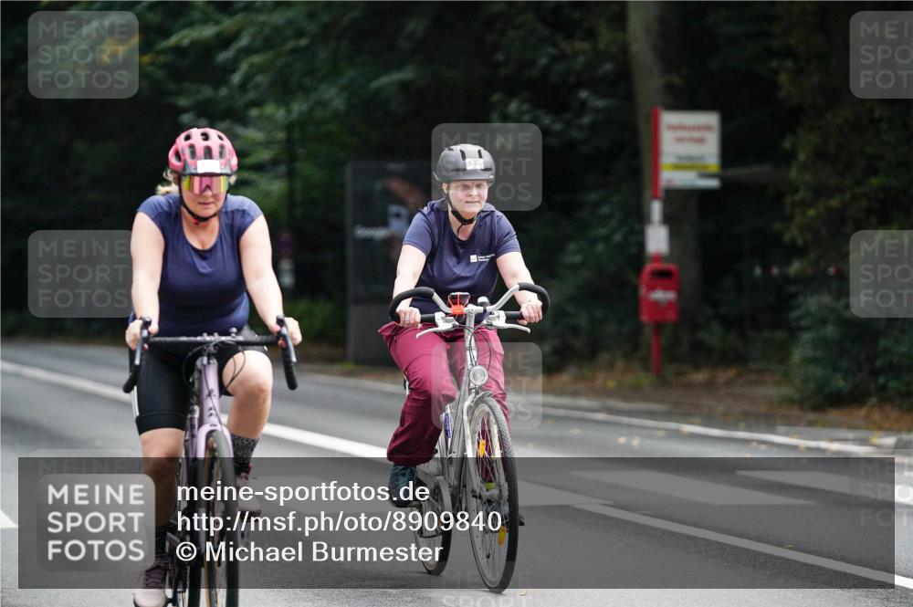 14.09.2025 - Stadtparktriathlon Michael Burmester http://msf.ph/oto/8909840 14.09.2025 10:21:07 Radfahren 533, 566, 596, 637, 648 meine-sportfotos.de