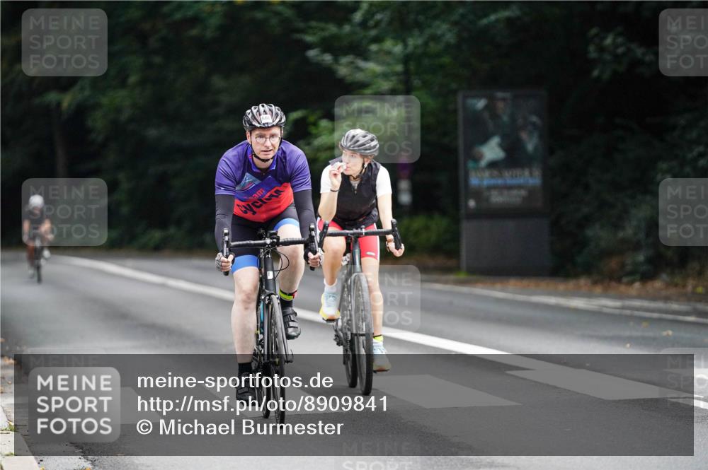 14.09.2025 - Stadtparktriathlon Michael Burmester http://msf.ph/oto/8909841 14.09.2025 10:21:13 Radfahren 524, 533, 566, 596, 648 meine-sportfotos.de