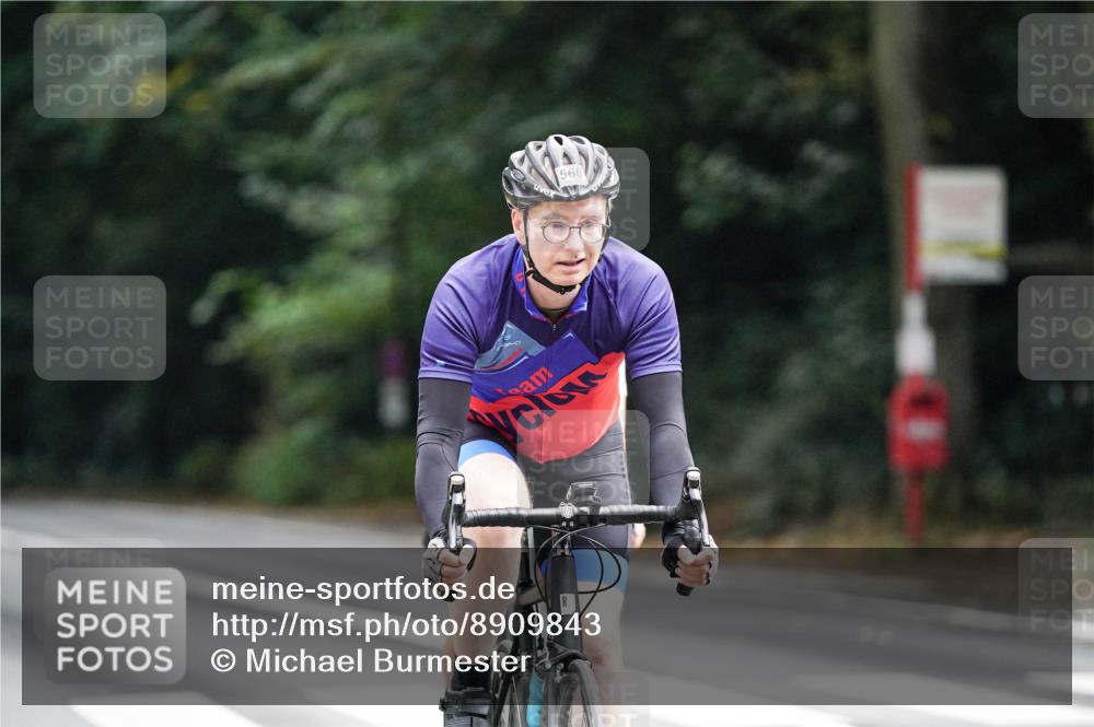14.09.2025 - Stadtparktriathlon Michael Burmester http://msf.ph/oto/8909843 14.09.2025 10:21:14 Radfahren 524, 533, 566, 596, 648 meine-sportfotos.de