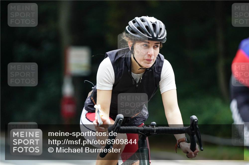 14.09.2025 - Stadtparktriathlon Michael Burmester http://msf.ph/oto/8909844 14.09.2025 10:21:15 Radfahren 524, 566, 648 meine-sportfotos.de