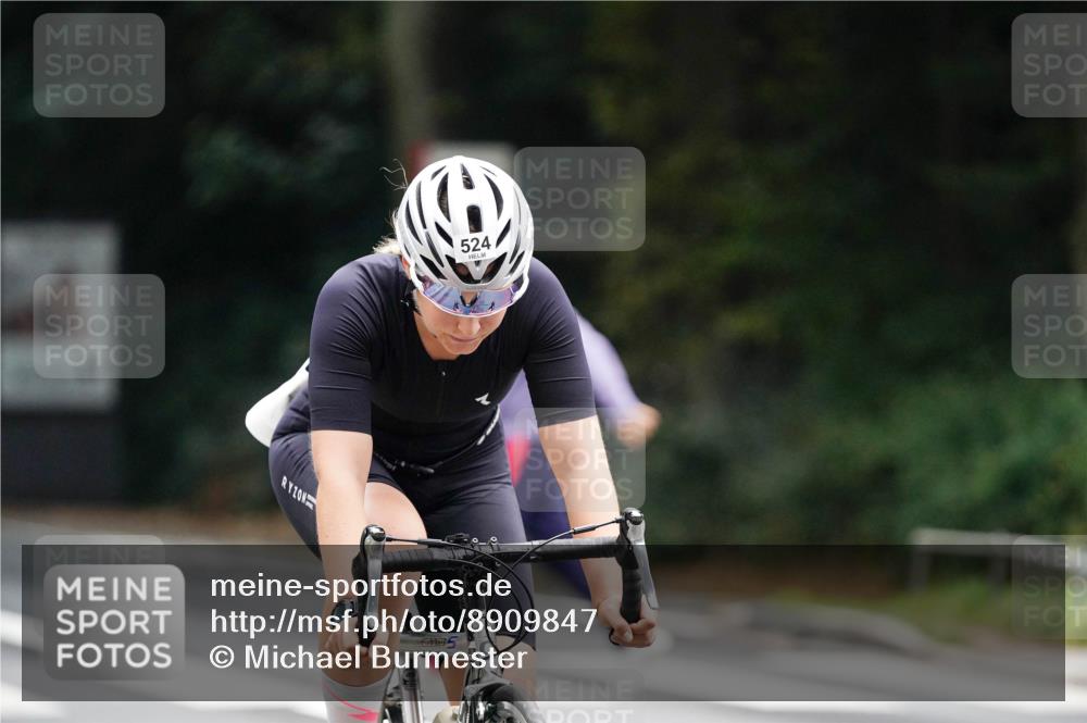 14.09.2025 - Stadtparktriathlon Michael Burmester http://msf.ph/oto/8909847 14.09.2025 10:21:19 Radfahren 524, 566, 648 meine-sportfotos.de