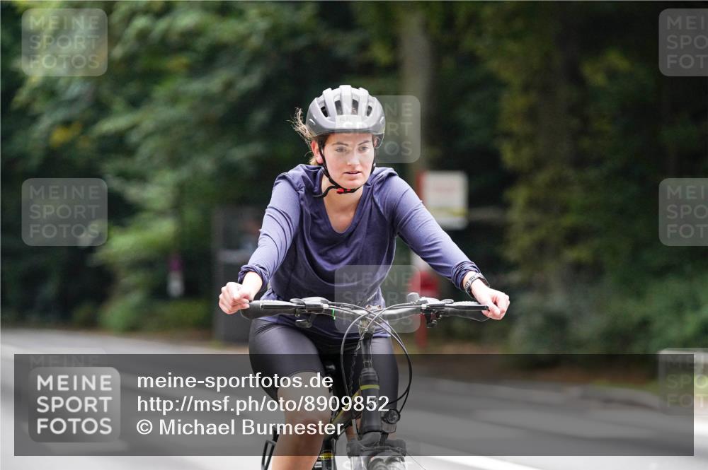 14.09.2025 - Stadtparktriathlon Michael Burmester http://msf.ph/oto/8909852 14.09.2025 10:21:35 Radfahren 509, 528, 570, 657, 691, 705 meine-sportfotos.de