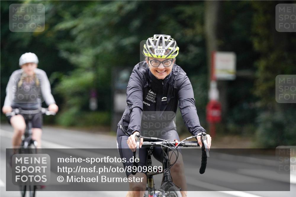 14.09.2025 - Stadtparktriathlon Michael Burmester http://msf.ph/oto/8909869 14.09.2025 10:21:52 Radfahren 586, 639, 697, 712, 714 meine-sportfotos.de