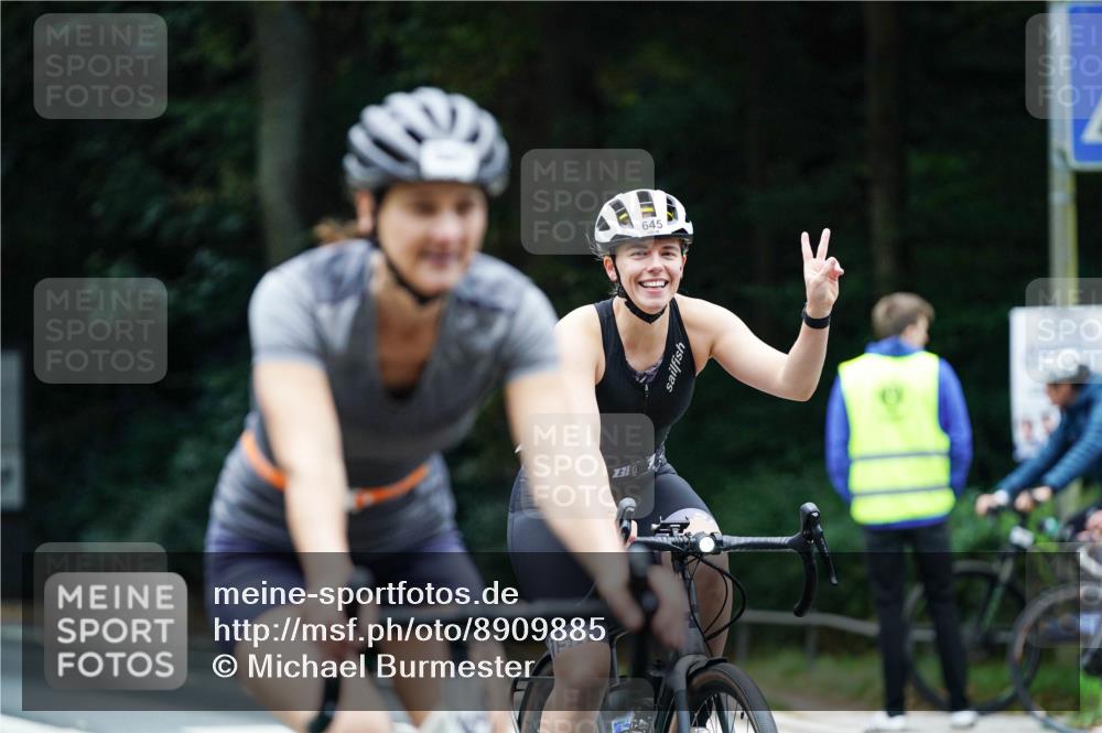 14.09.2025 - Stadtparktriathlon Michael Burmester http://msf.ph/oto/8909885 14.09.2025 10:22:14 Radfahren 521, 522, 578, 645, 708, 717 meine-sportfotos.de