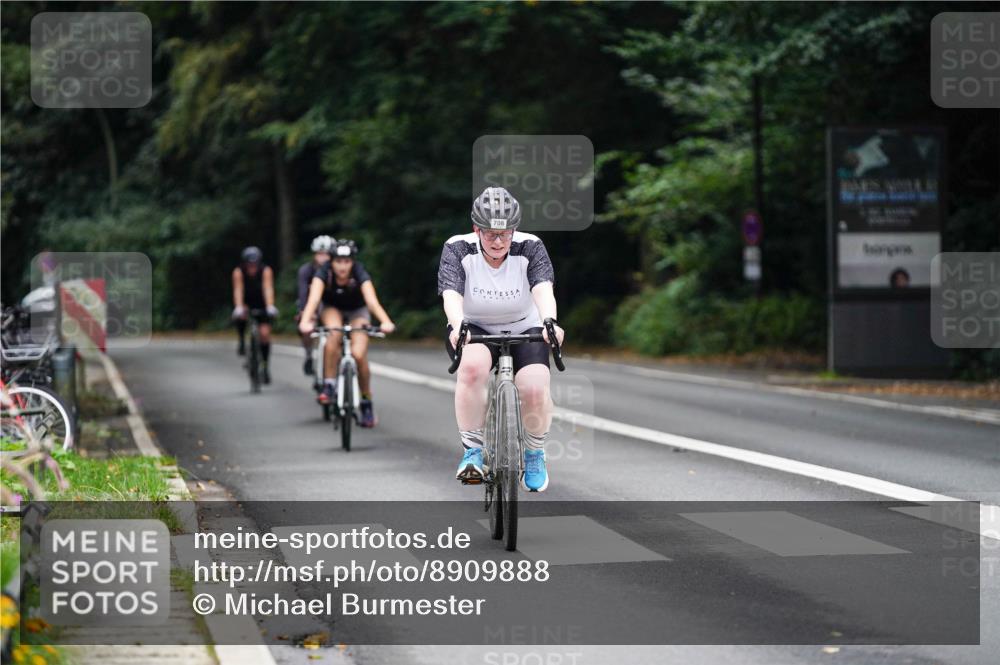 14.09.2025 - Stadtparktriathlon Michael Burmester http://msf.ph/oto/8909888 14.09.2025 10:22:20 Radfahren 521, 546, 578, 645, 700, 704, 708 meine-sportfotos.de