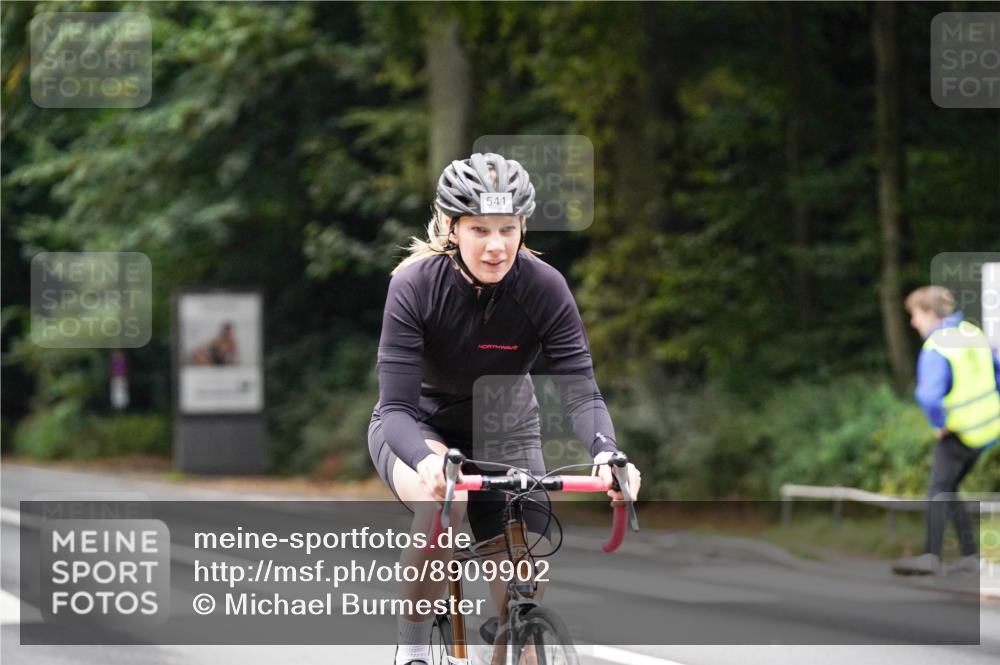 14.09.2025 - Stadtparktriathlon Michael Burmester http://msf.ph/oto/8909902 14.09.2025 10:22:42 Radfahren 526, 541, 553, 568, 584, 590, 646 meine-sportfotos.de