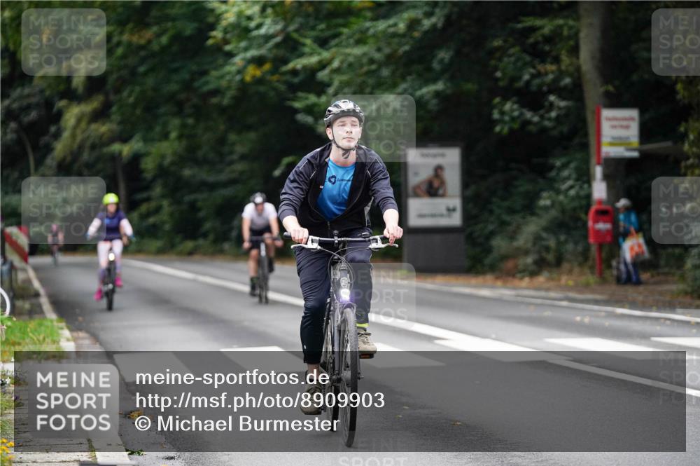 14.09.2025 - Stadtparktriathlon Michael Burmester http://msf.ph/oto/8909903 14.09.2025 10:22:43 Radfahren 526, 541, 553, 568, 584, 590, 646 meine-sportfotos.de