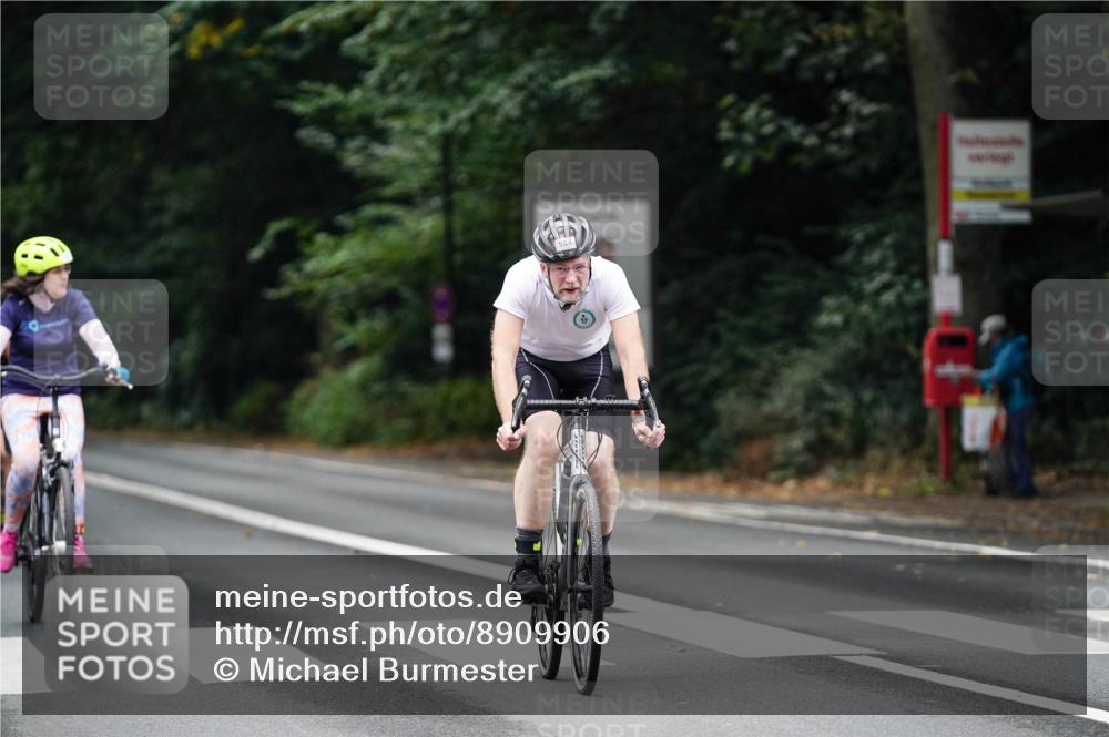 14.09.2025 - Stadtparktriathlon Michael Burmester http://msf.ph/oto/8909906 14.09.2025 10:22:45 Radfahren 526, 541, 553, 568, 584, 646 meine-sportfotos.de