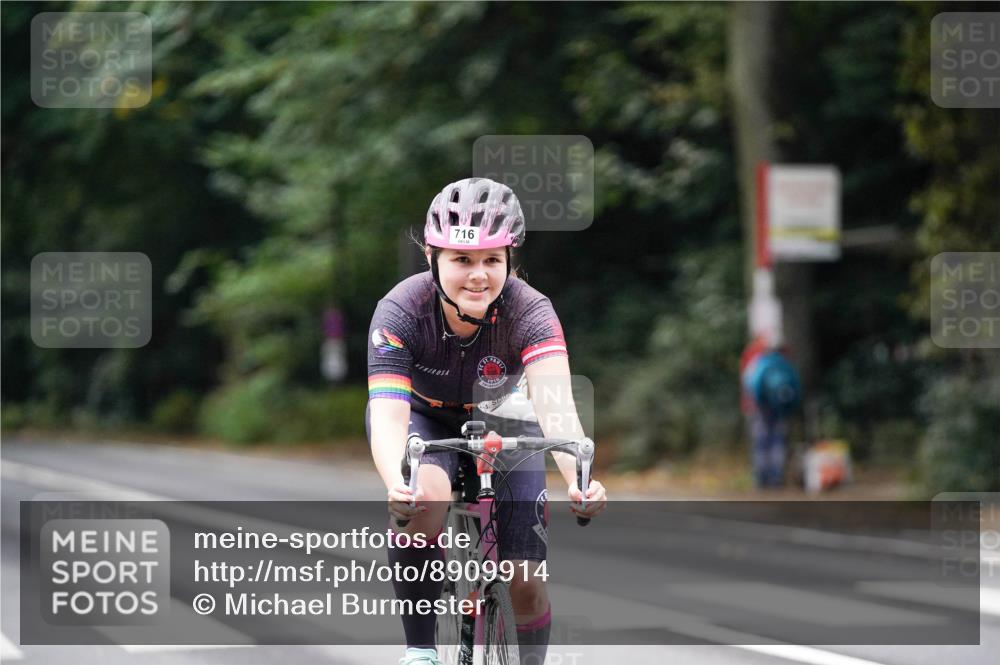 14.09.2025 - Stadtparktriathlon Michael Burmester http://msf.ph/oto/8909914 14.09.2025 10:22:55 Radfahren 556, 591, 646, 654, 716 meine-sportfotos.de
